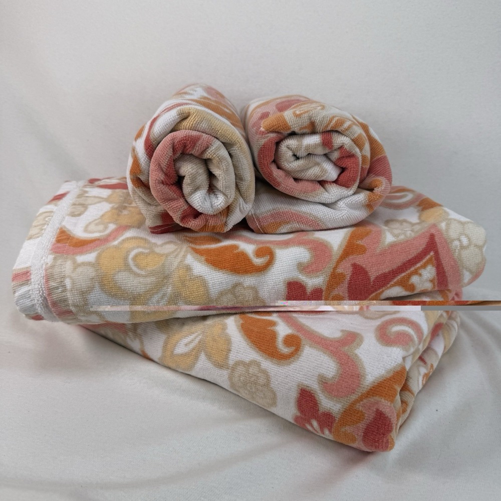 POTTERY BARN 4 Pc Bath & Hand Towel Set Red Coral Gold Paisley Floral Jacobean